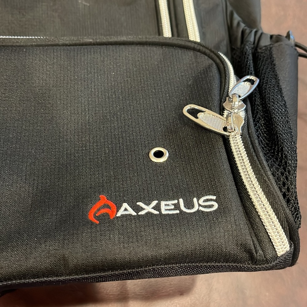 Axeus Backpack - Picture 3 of 6